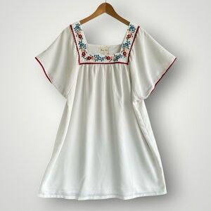 🎉5 for $45🎉 Morgan Claire dress size M embroidered